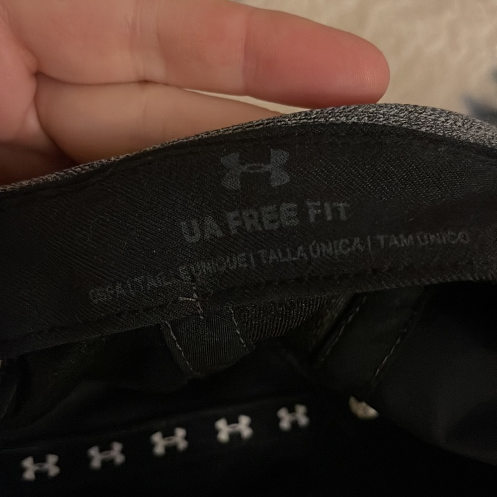 Under Armor hat - Picture 4 of 5